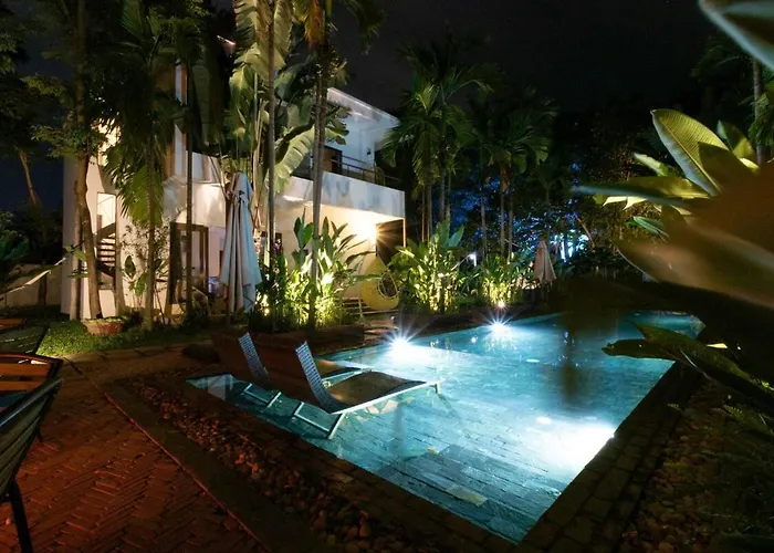 Tropical 2br Garden Pool Villa, Apple Music, Padel Siem Reap