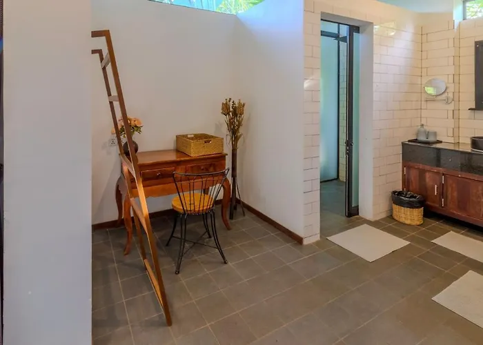 Tropical 2br Garden Pool Villa, Apple Music, Padel Villa *