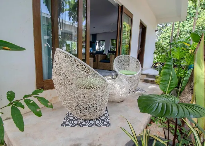 Tropical 2br Garden Pool Villa, Apple Music, Padel Villa *